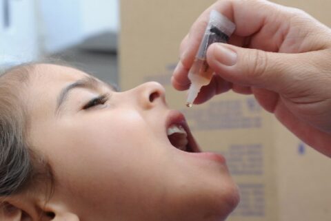 Vacinação contra poliomielite em Barão