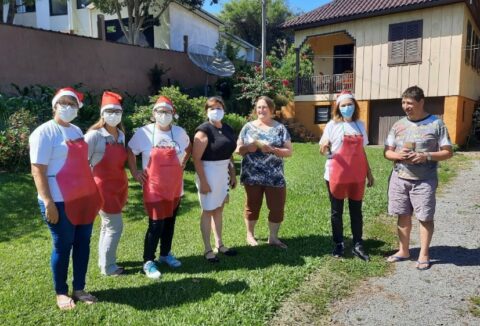 CRAS entregou presentes para os idosos