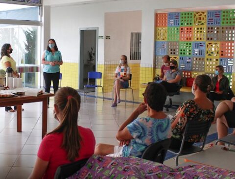 Recepção especial para merendeiras no retorno das férias